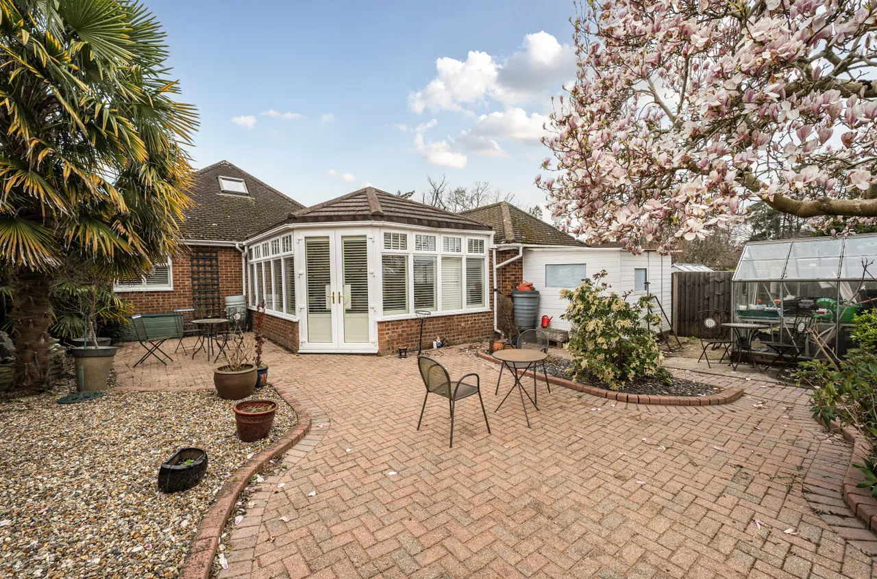 Reading Road South, Church Crookham, Fleet, Hampshire, GU52 6AB, photo 10