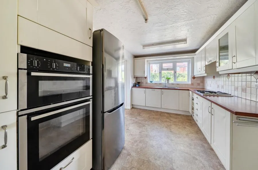 Nash Park, Binfield, RG42, photo 2