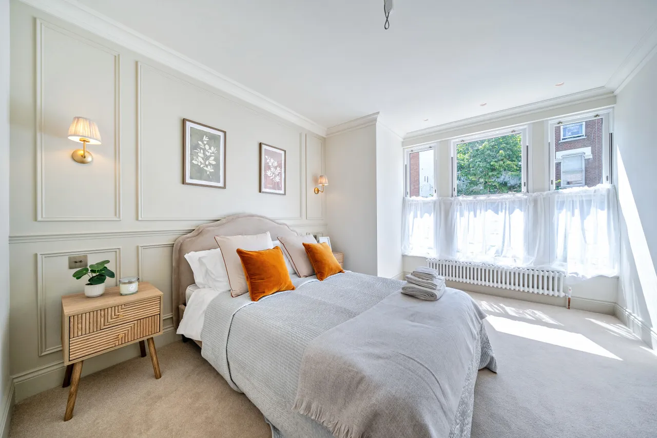 Lower Richmond Road, Putney, London, SW15, photo 3