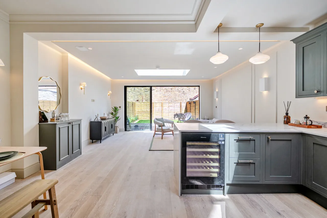 Lower Richmond Road, Putney, London, SW15, photo 4