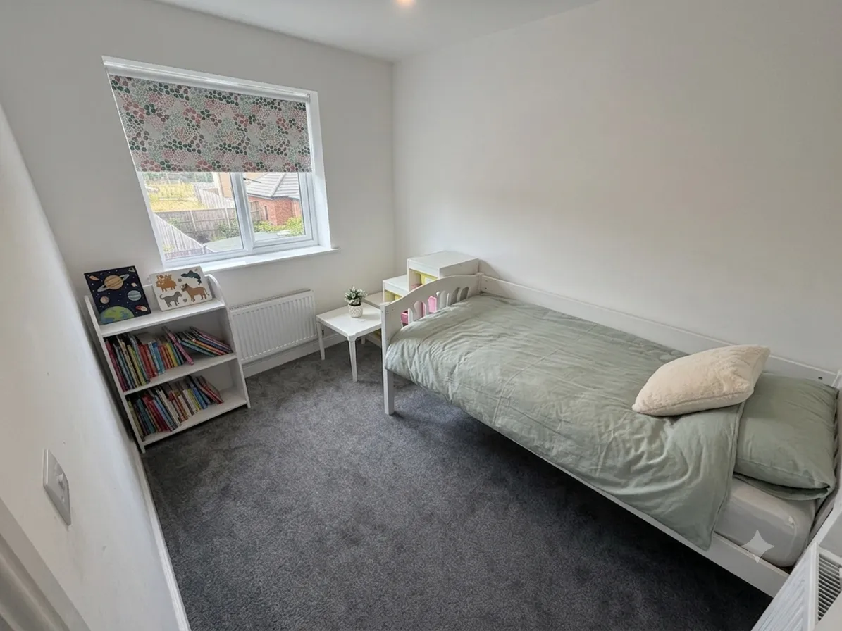 Keighley Close, MK10 9WP, photo 10