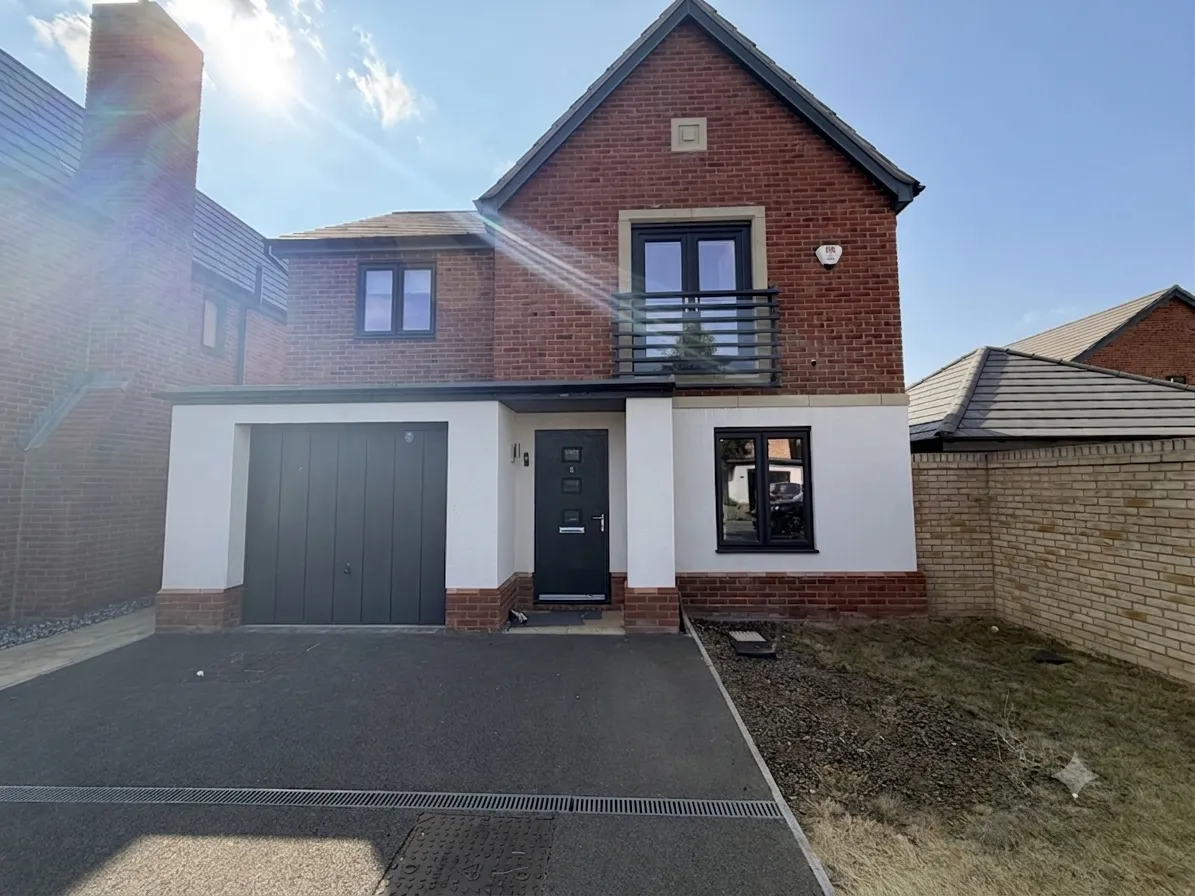 4 bed house to rent — Keighley Close, MK10 9WP