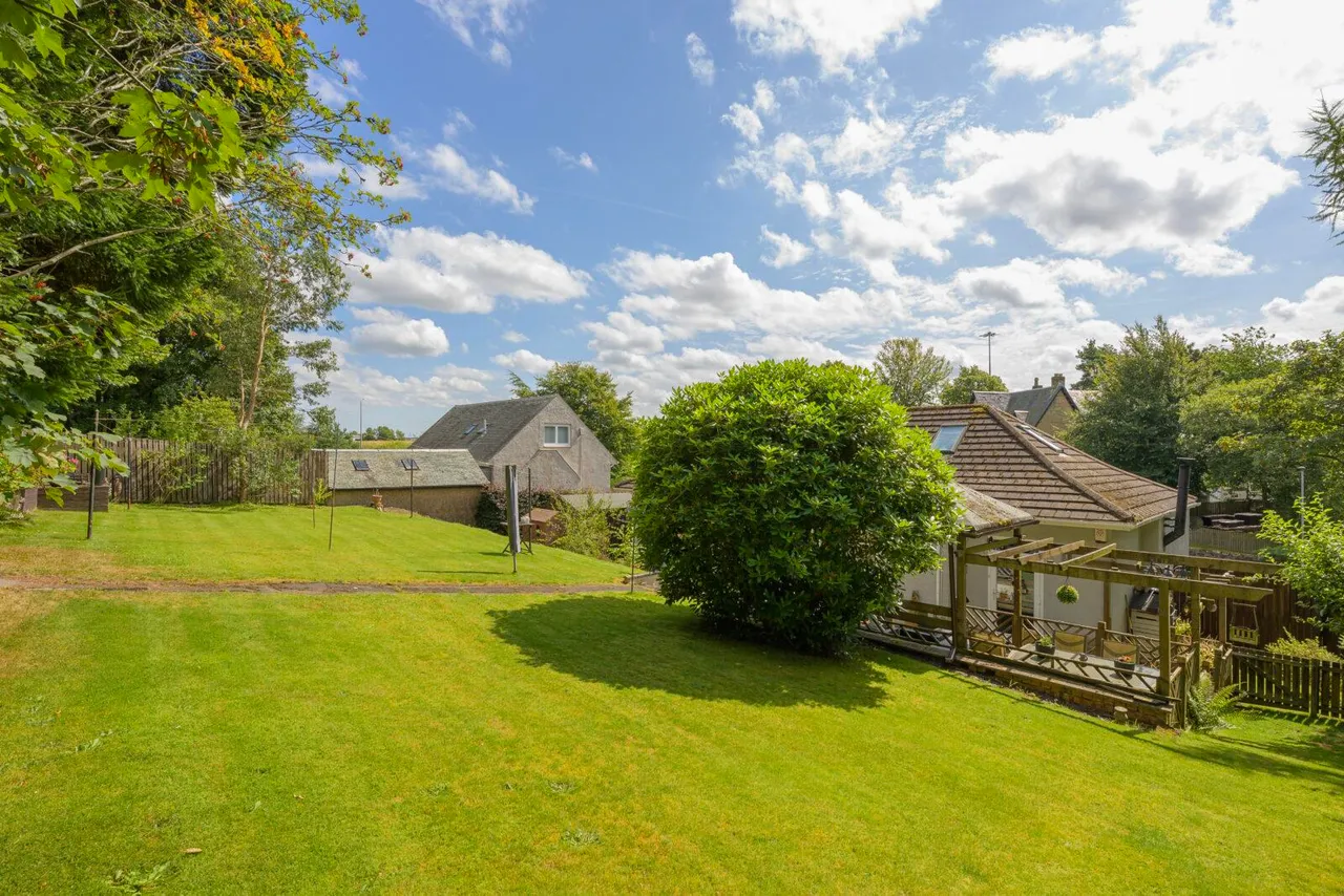 Roadside, Cumbernauld, G67 2SR, photo 2
