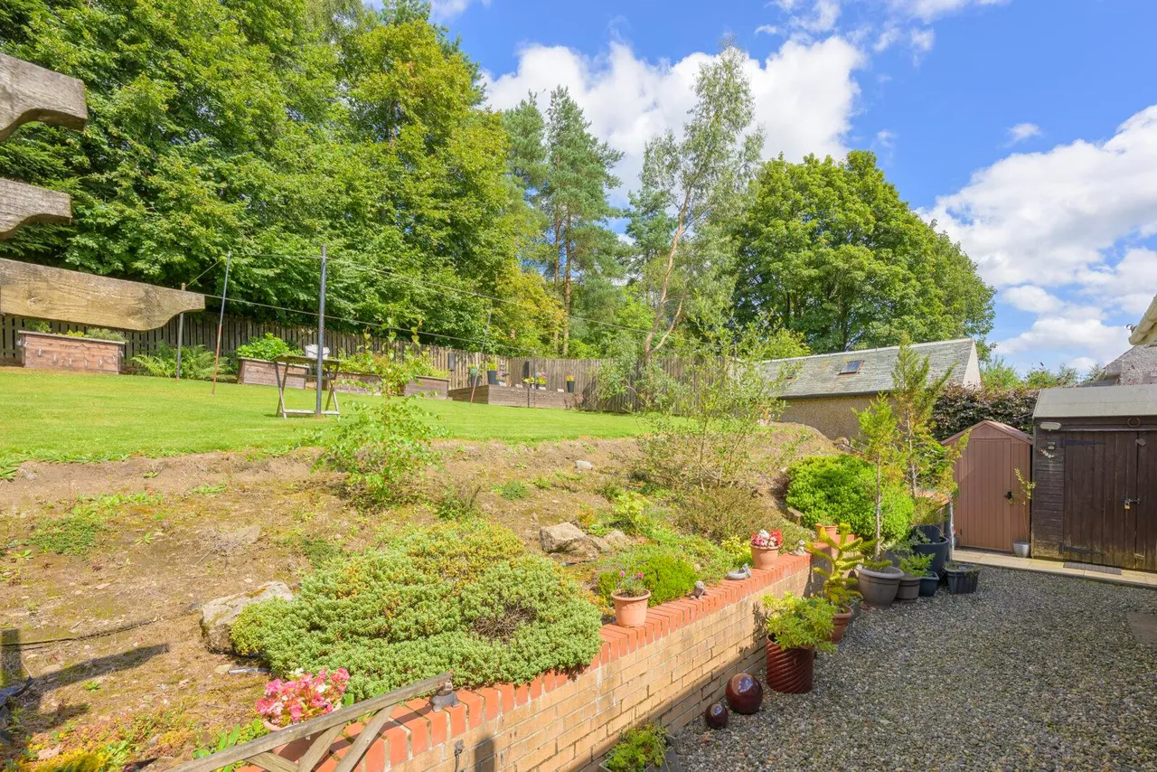 Roadside, Cumbernauld, G67 2SR, photo 42