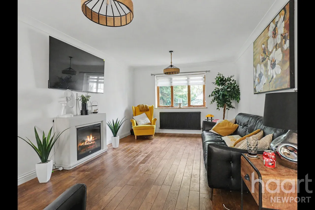 Fields Park Road, Newport, NP20, photo 6