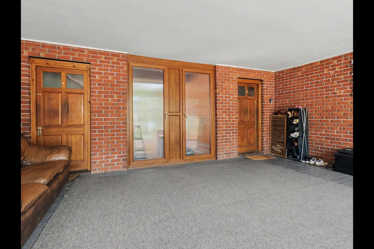 Fields Park Road, Newport, NP20, photo 16