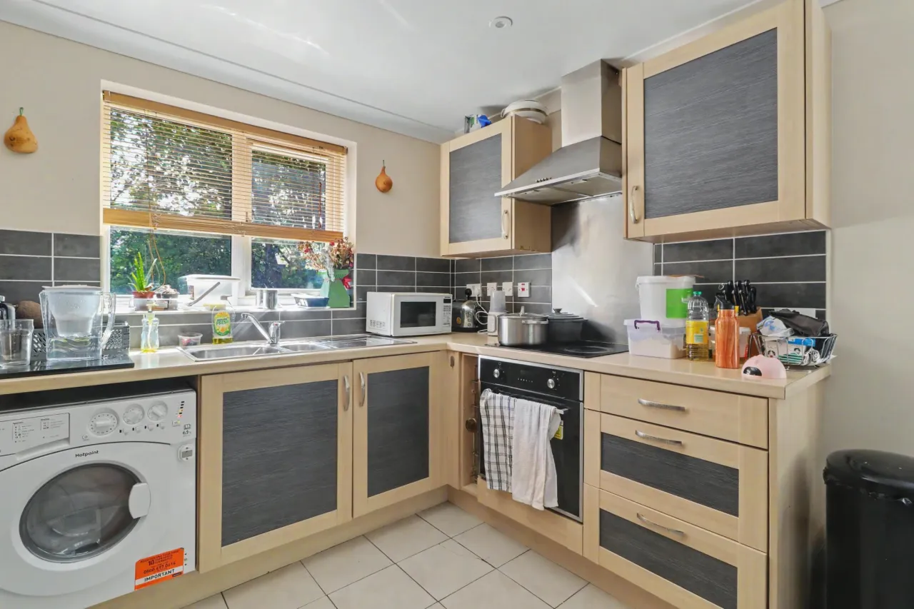 Maple House Birches Rise, Stoke-On-Trent, ST1, photo 2