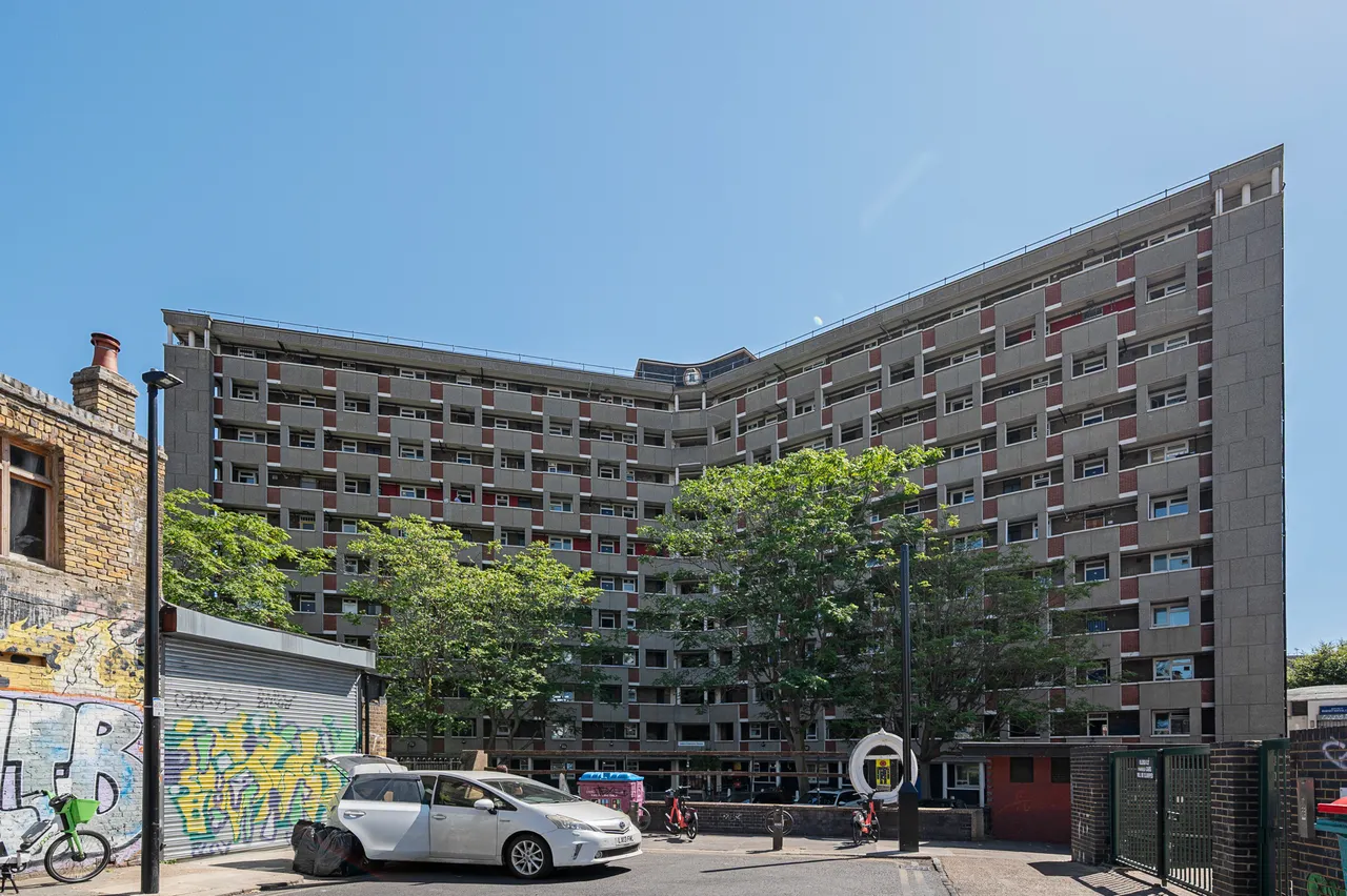 2 bed flat for sale — 44 James Hammett House, Ravenscroft Street, London