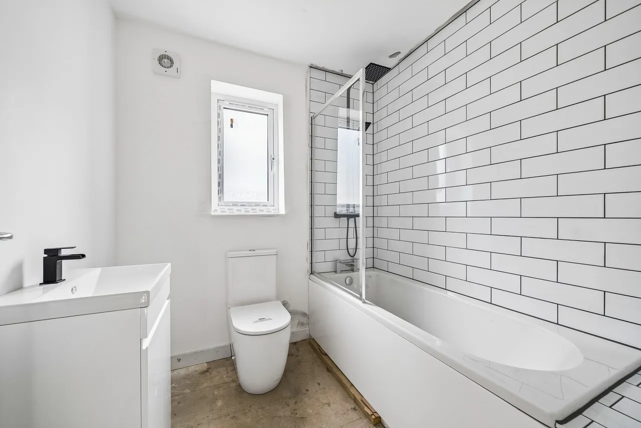 Blair Gardens, Shandon, G84, photo 8