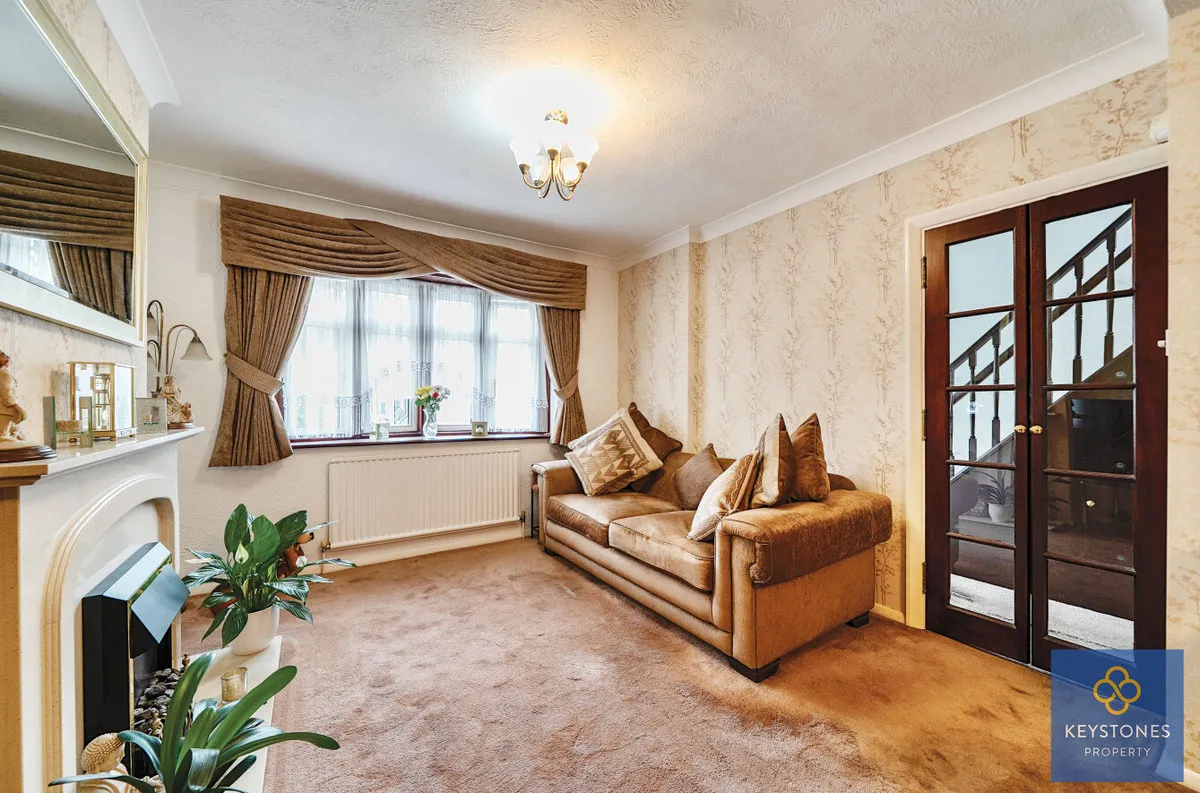 Carter Drive, Romford, RM5 2UT, photo 2