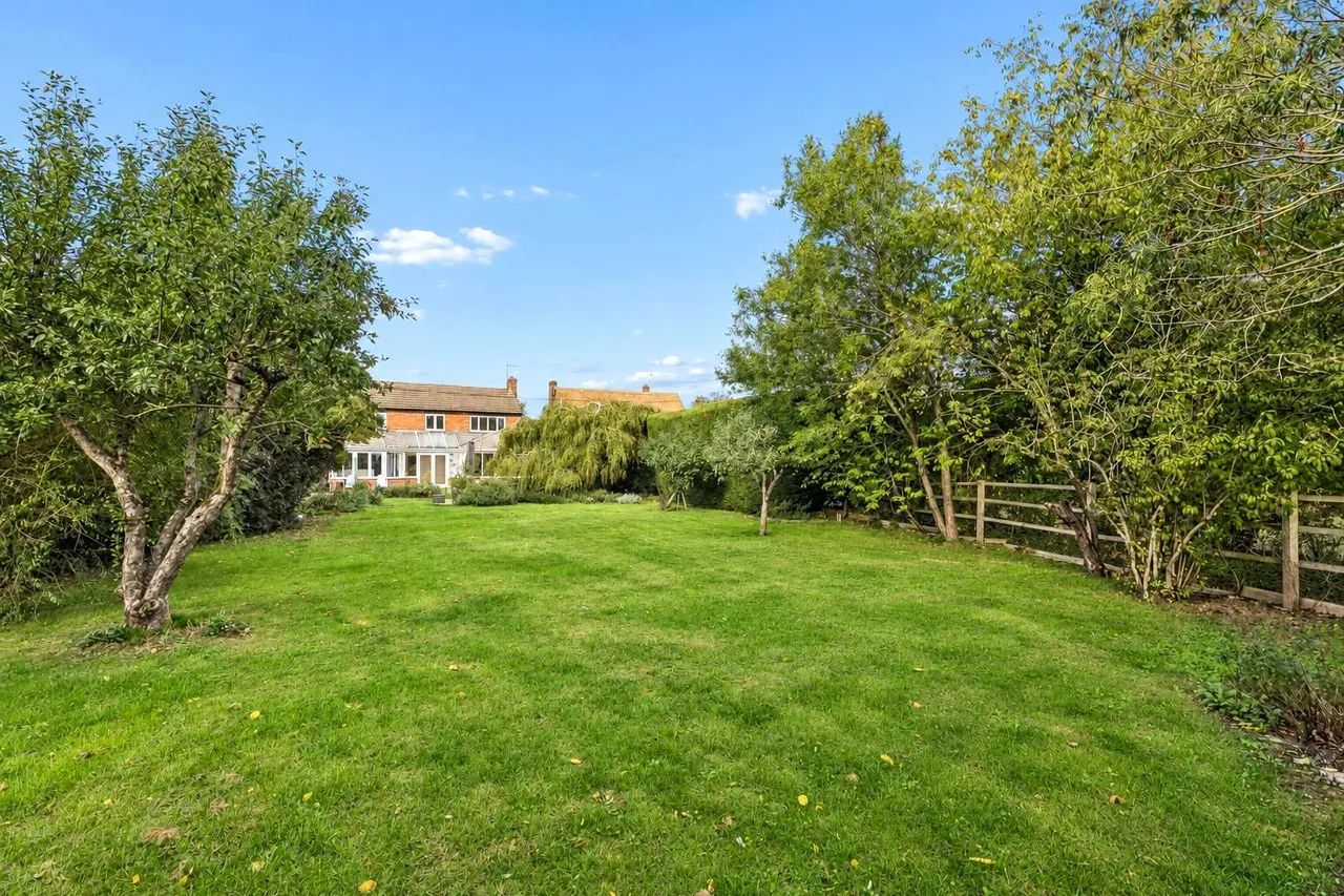 Road Running Through Garford, Garford, OX13, photo 4