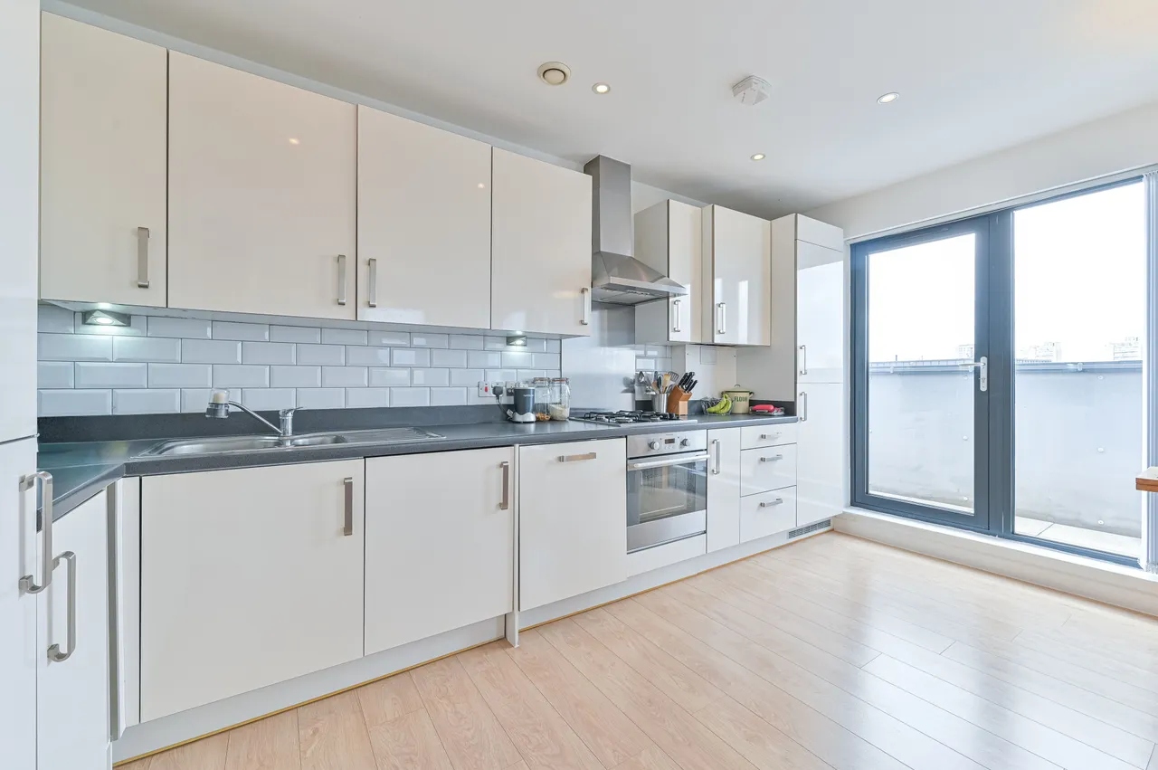 Flat 8, 243 Brixton Road, London, photo 4