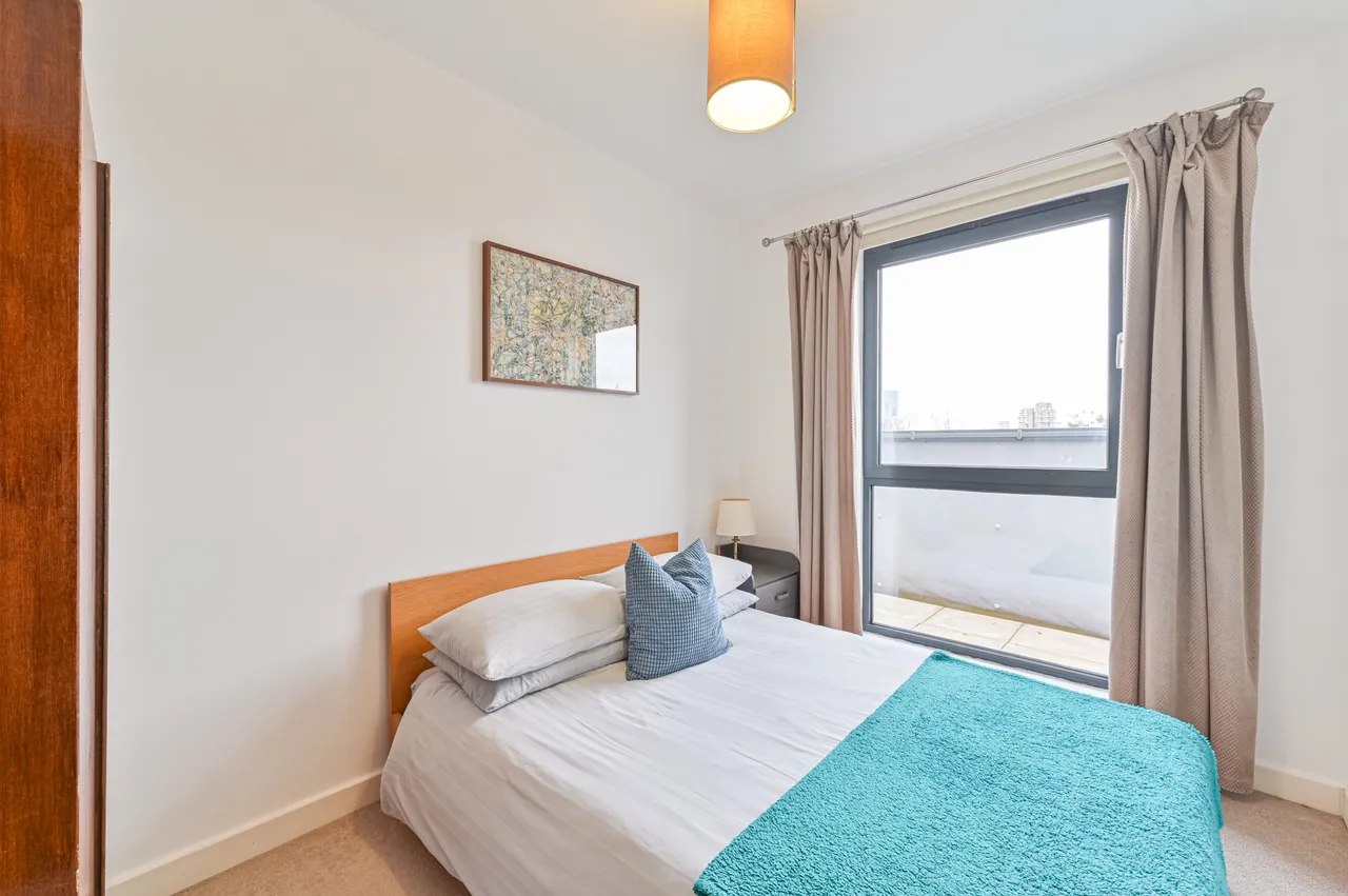 Flat 8, 243 Brixton Road, London, photo 9