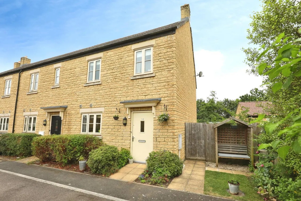 3 bed house for sale, Albemarle Close, Moreton-in-Marsh, GL56