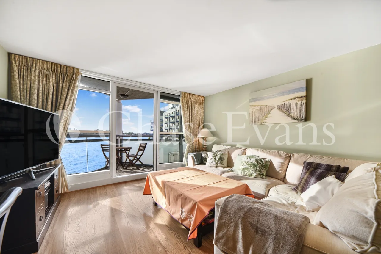 2 bed flat for sale — Orion Point, Crews Street, Isle Of Dogs, London, E14