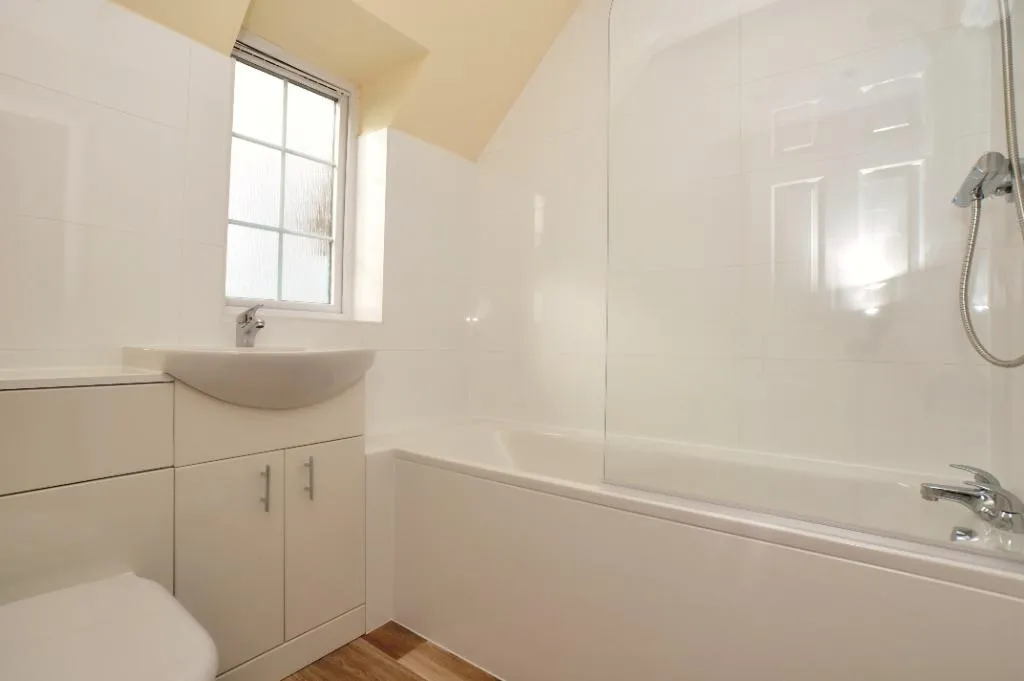 St Francis Court, Shefford, photo 8