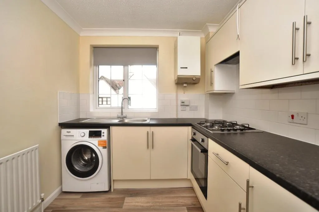 St Francis Court, Shefford, photo 2