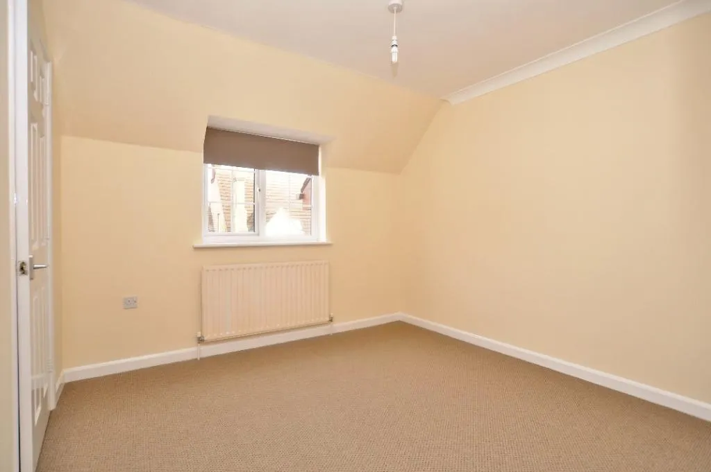 St Francis Court, Shefford, photo 6
