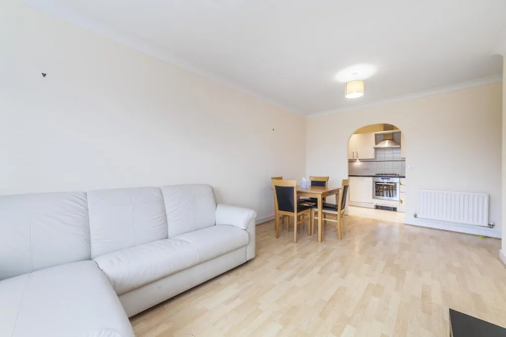 2 bed flat to rent, Hardwick House, Masons Hill, BR2