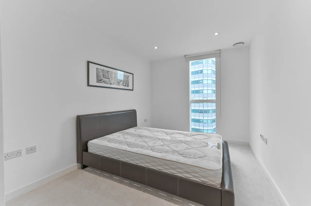 Flat 143, Tennyson Apartments, 1 Saffron Central Square, Croydon, photo 4