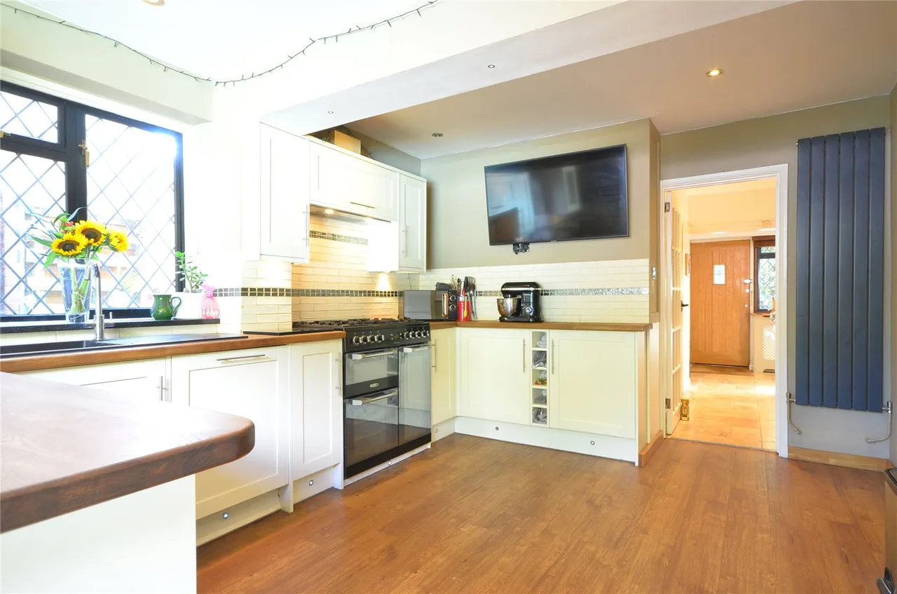 London Road, East Grinstead, RH19, photo 11