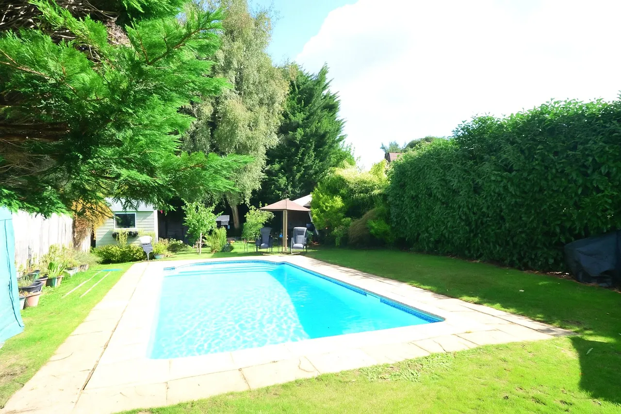 London Road, East Grinstead, RH19, photo 18