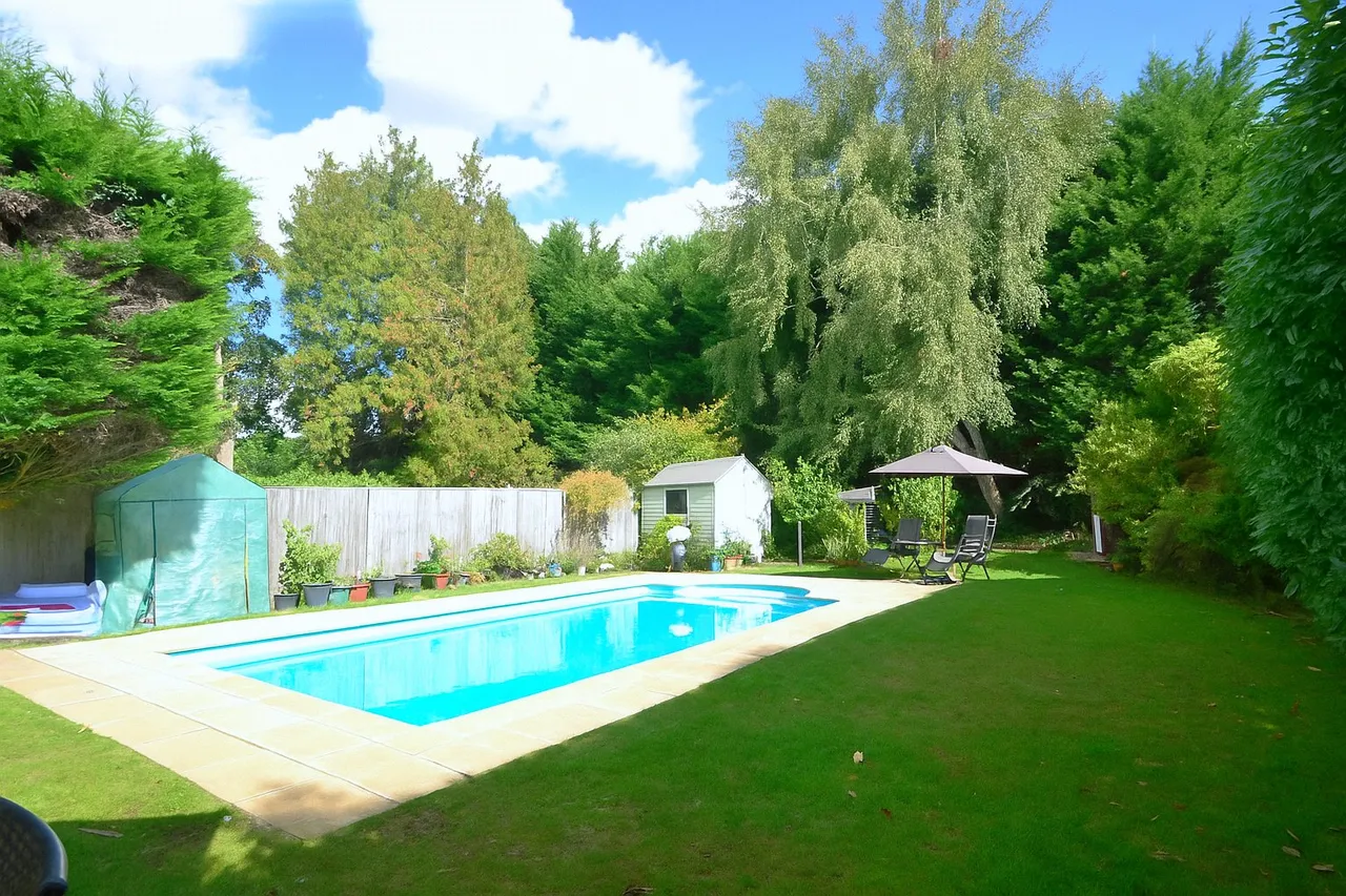 London Road, East Grinstead, RH19, photo 5
