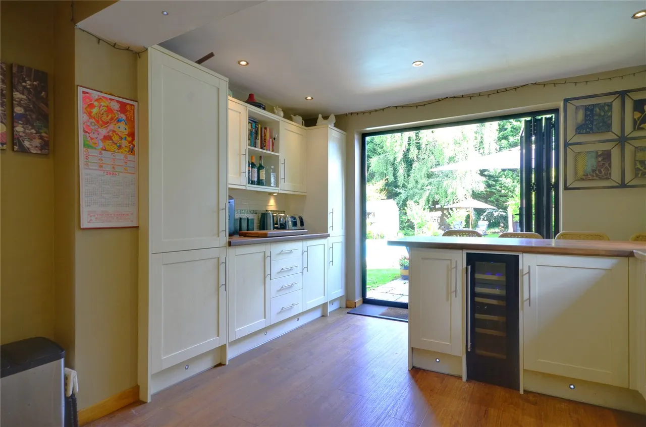 London Road, East Grinstead, RH19, photo 12