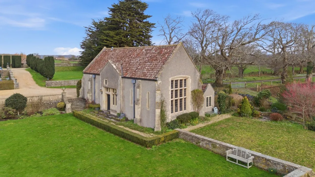 6 bed house for sale — Chelvey Road, Nailsea, BS48