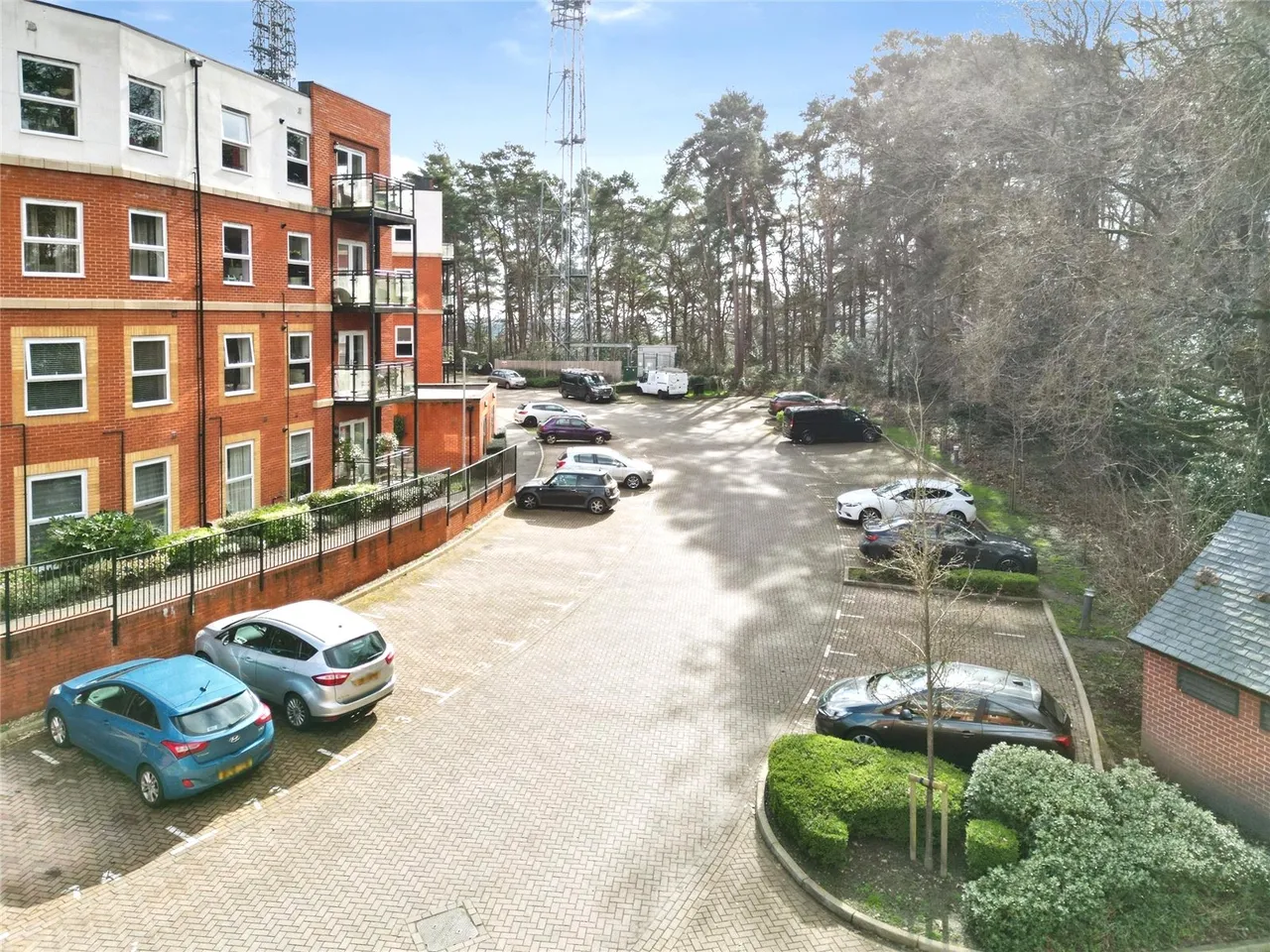 Edrich Grange, Crowthorne, Berkshire, RG45 7FJ, photo 9