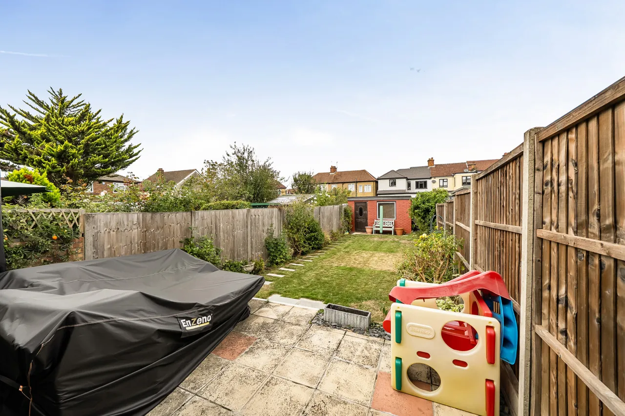 Beverley Road, Ruislip Manor, HA4, photo 15