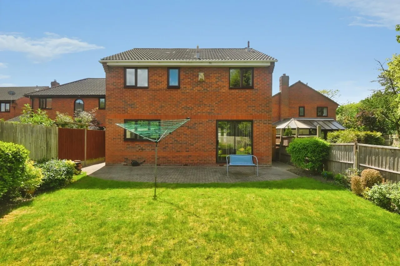 Lindisfarne, Tamworth, B77, photo 16