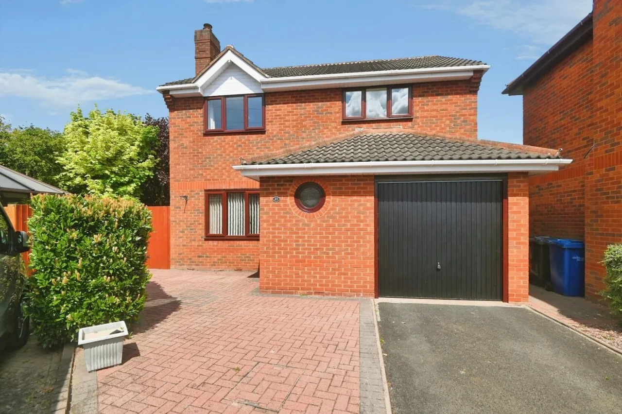 4 bed house for sale, Lindisfarne, Tamworth, B77