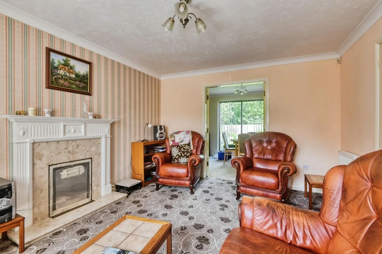 Lindisfarne, Tamworth, B77, photo 3