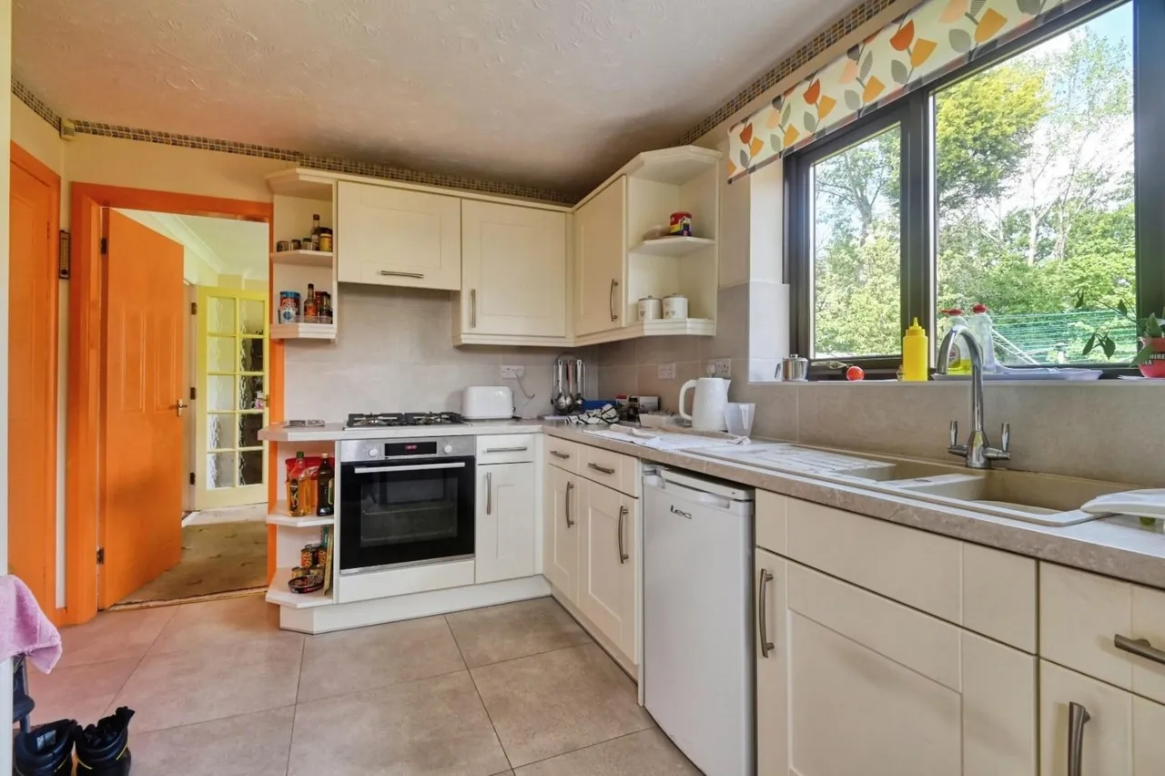 Lindisfarne, Tamworth, B77, photo 7