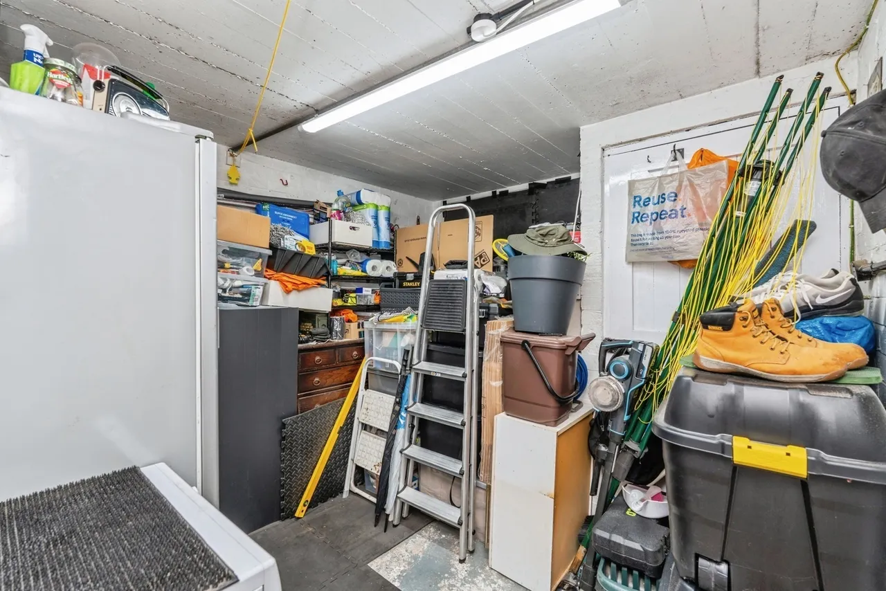 Midanbury Lane, Southampton, SO18, photo 16