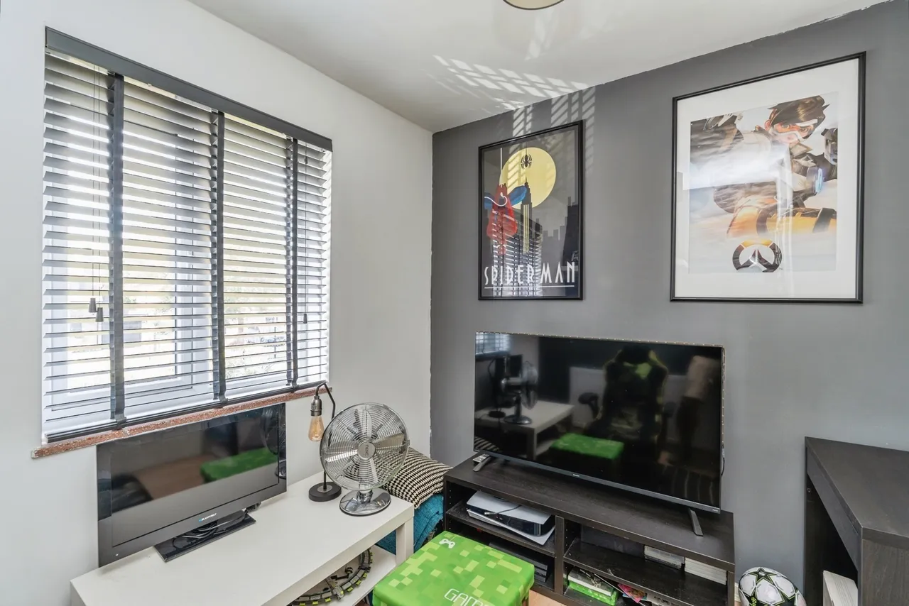 Midanbury Lane, Southampton, SO18, photo 12