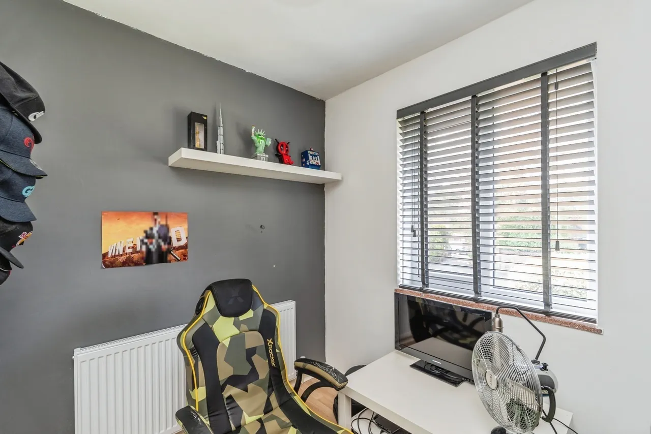 Midanbury Lane, Southampton, SO18, photo 13
