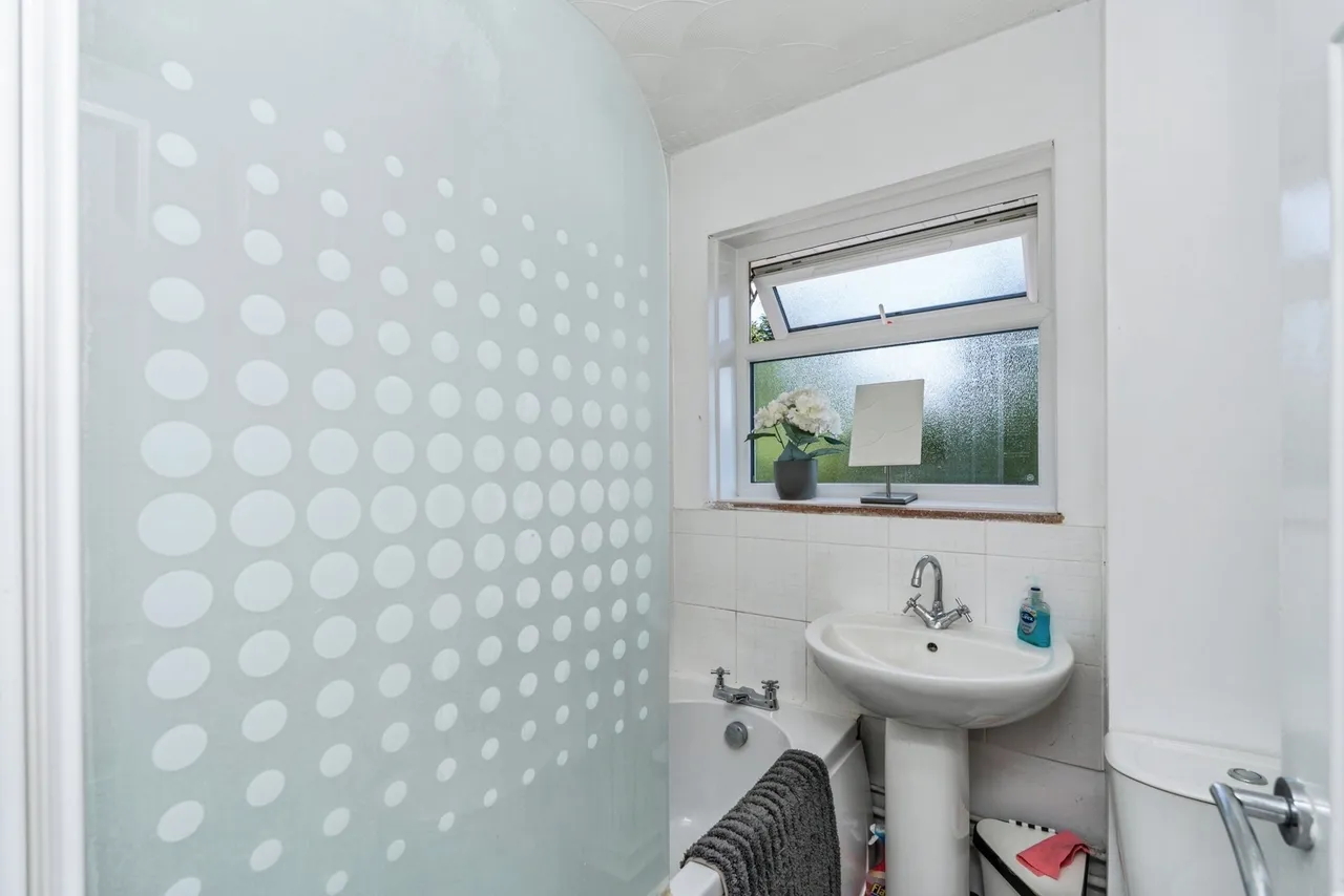 Midanbury Lane, Southampton, SO18, photo 14