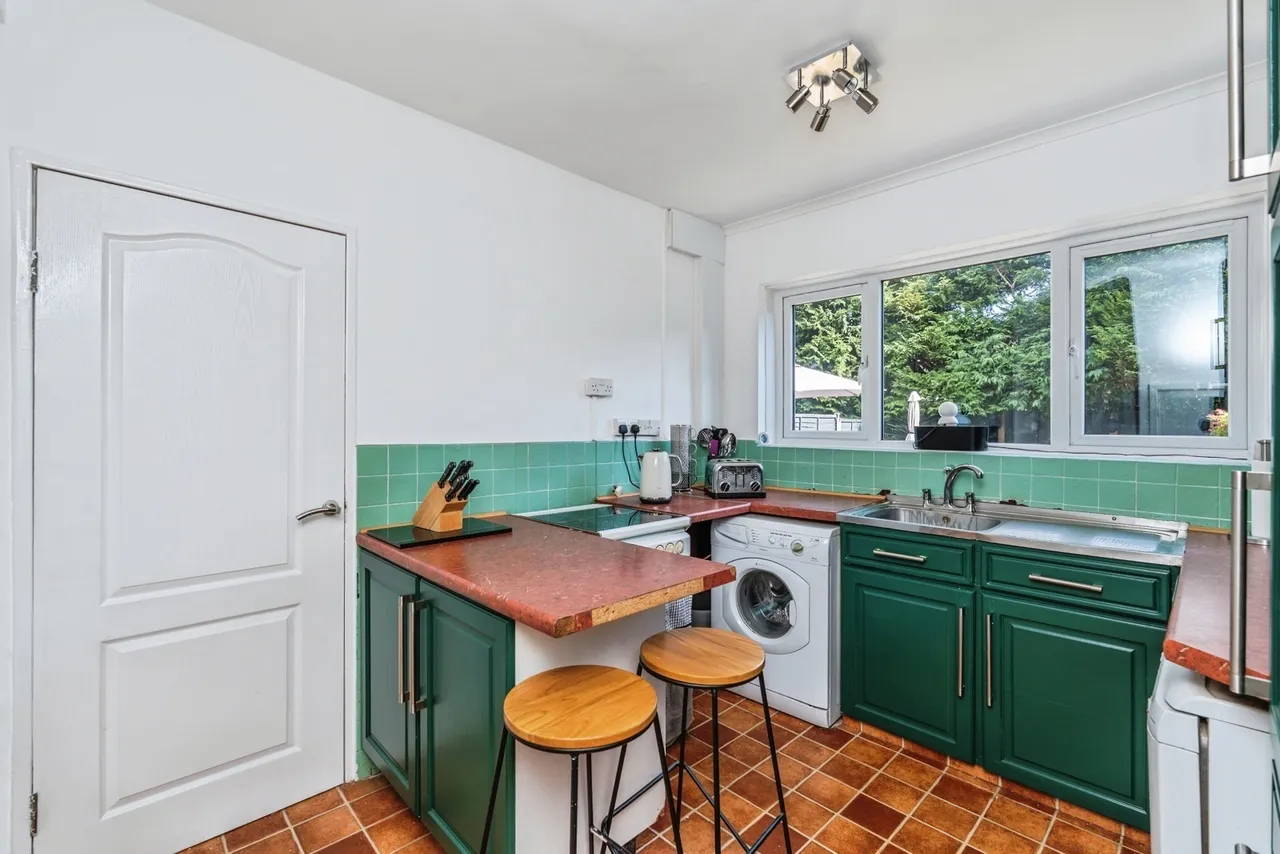 Midanbury Lane, Southampton, SO18, photo 7