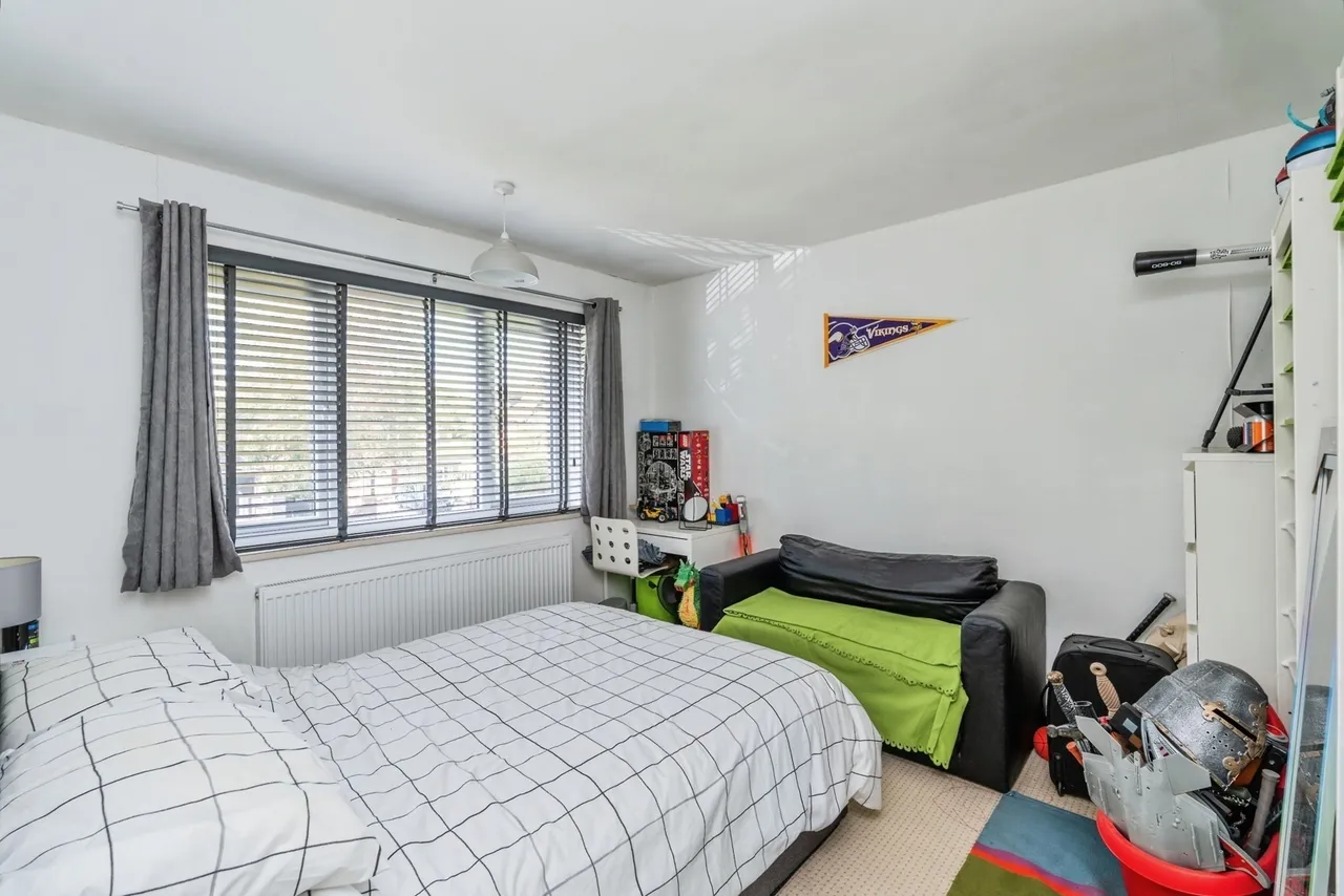 Midanbury Lane, Southampton, SO18, photo 11