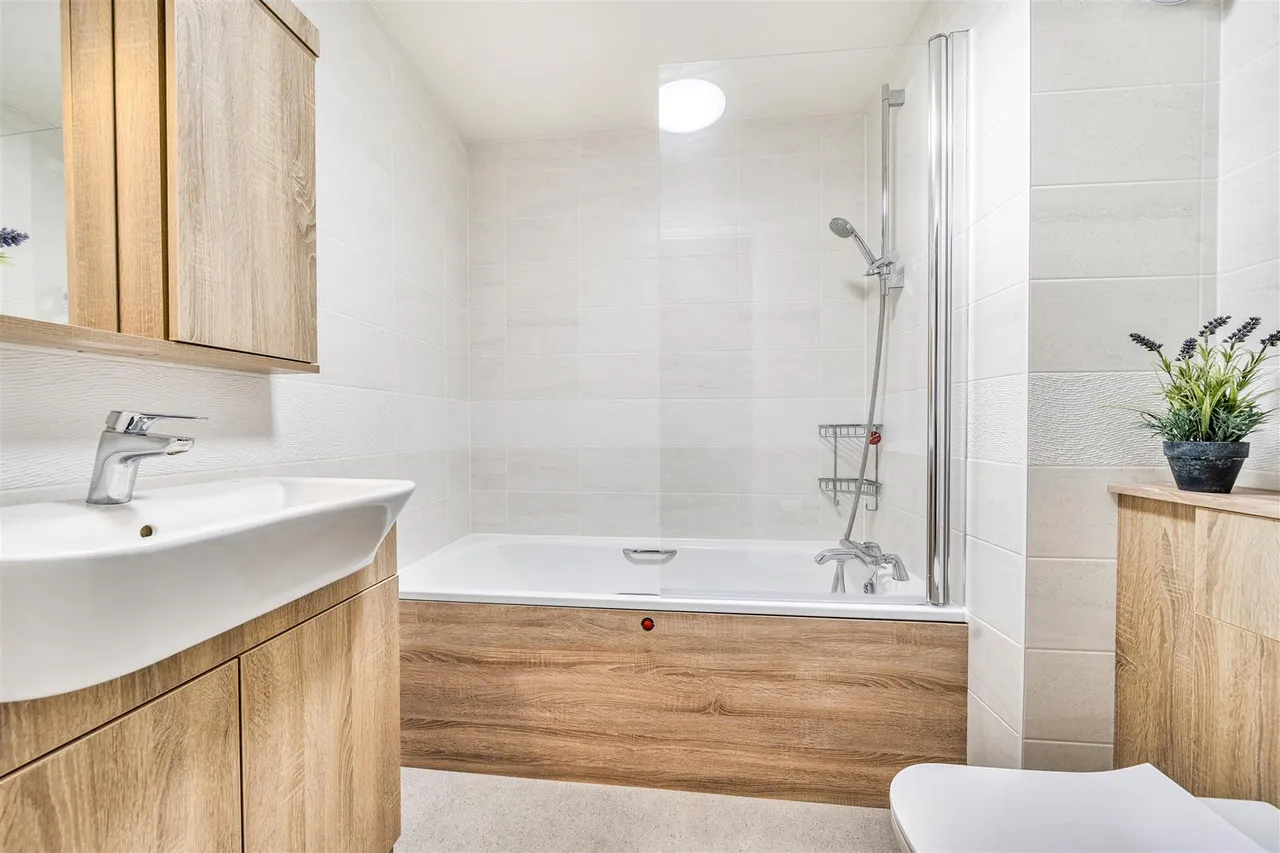 Reedham Road, Burnham, SL1, photo 10
