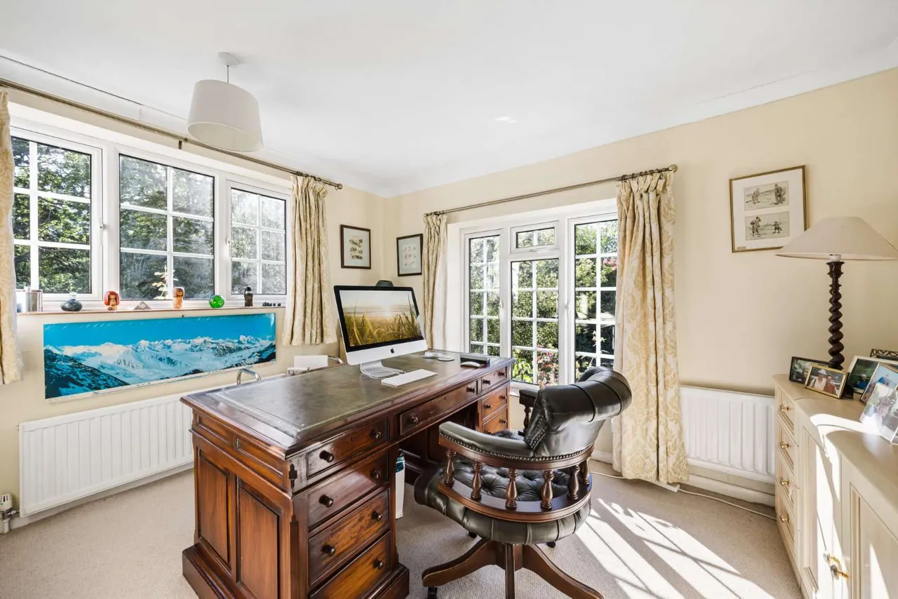 Ford Road, West End, GU24, photo 8