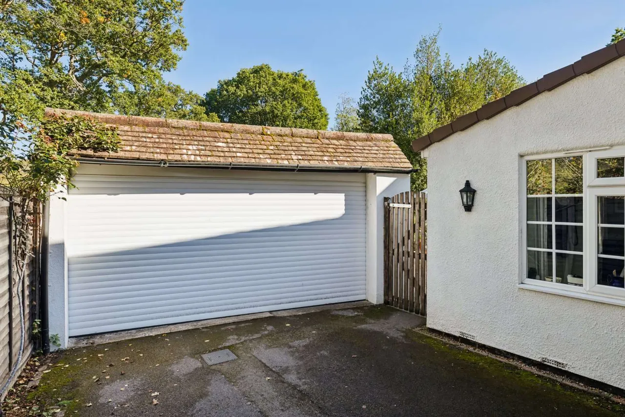 Ford Road, West End, GU24, photo 20