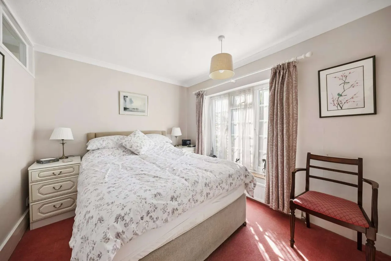 Ford Road, West End, GU24, photo 10