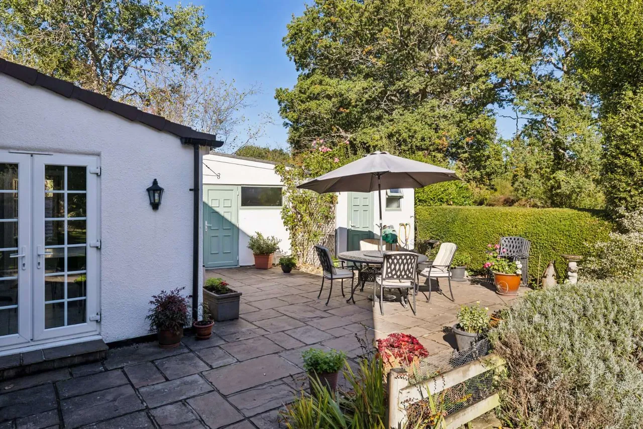 Ford Road, West End, GU24, photo 17