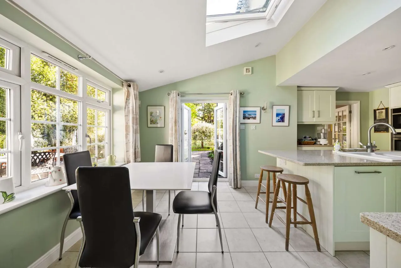 Ford Road, West End, GU24, photo 4