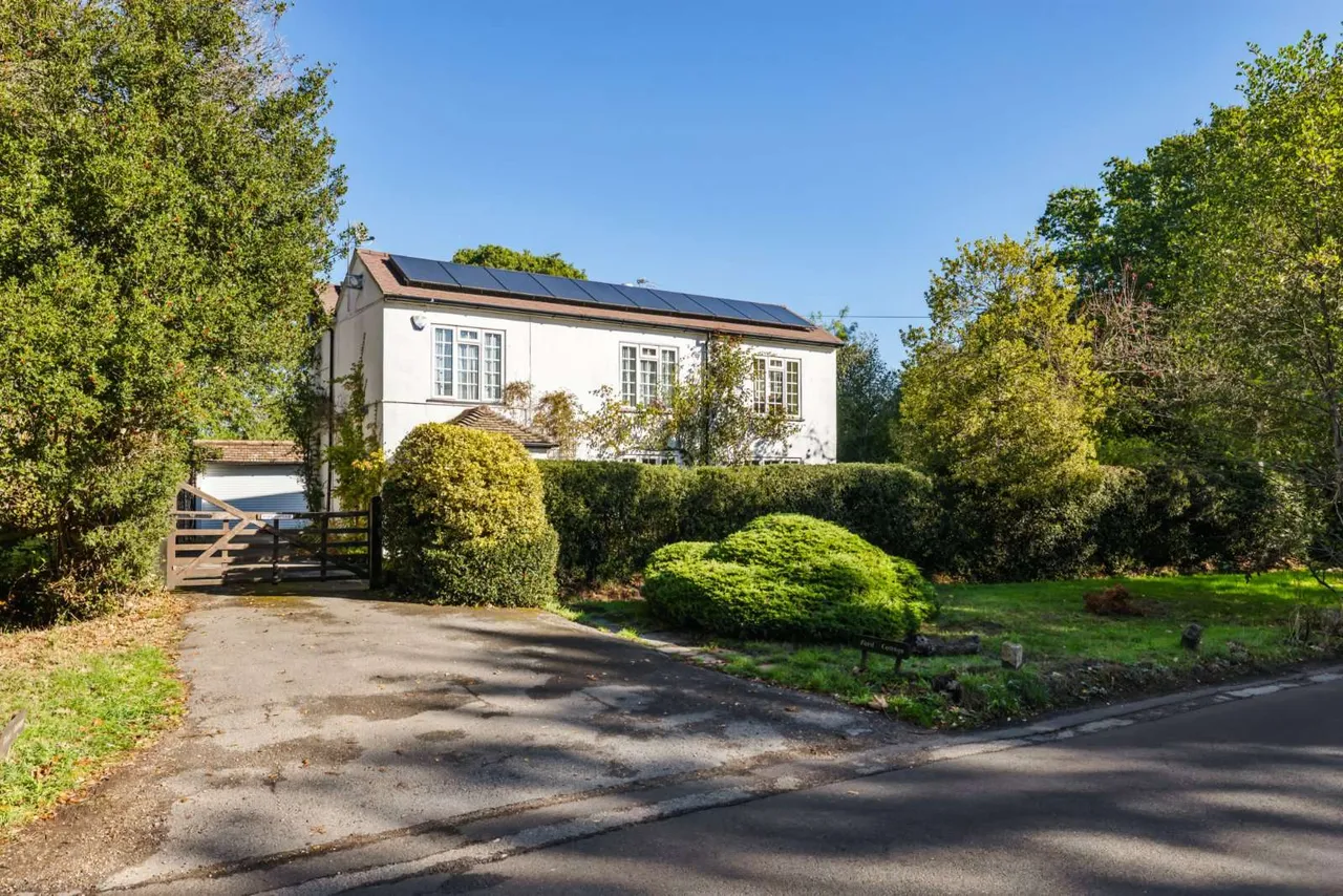 Ford Road, West End, GU24, photo 3