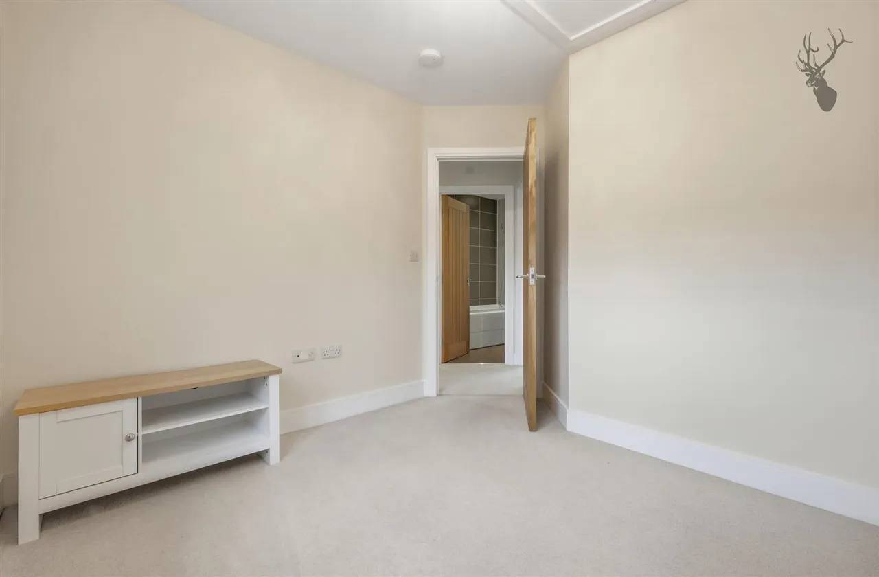 Station Approach, Theydon Bois, CM16, photo 9