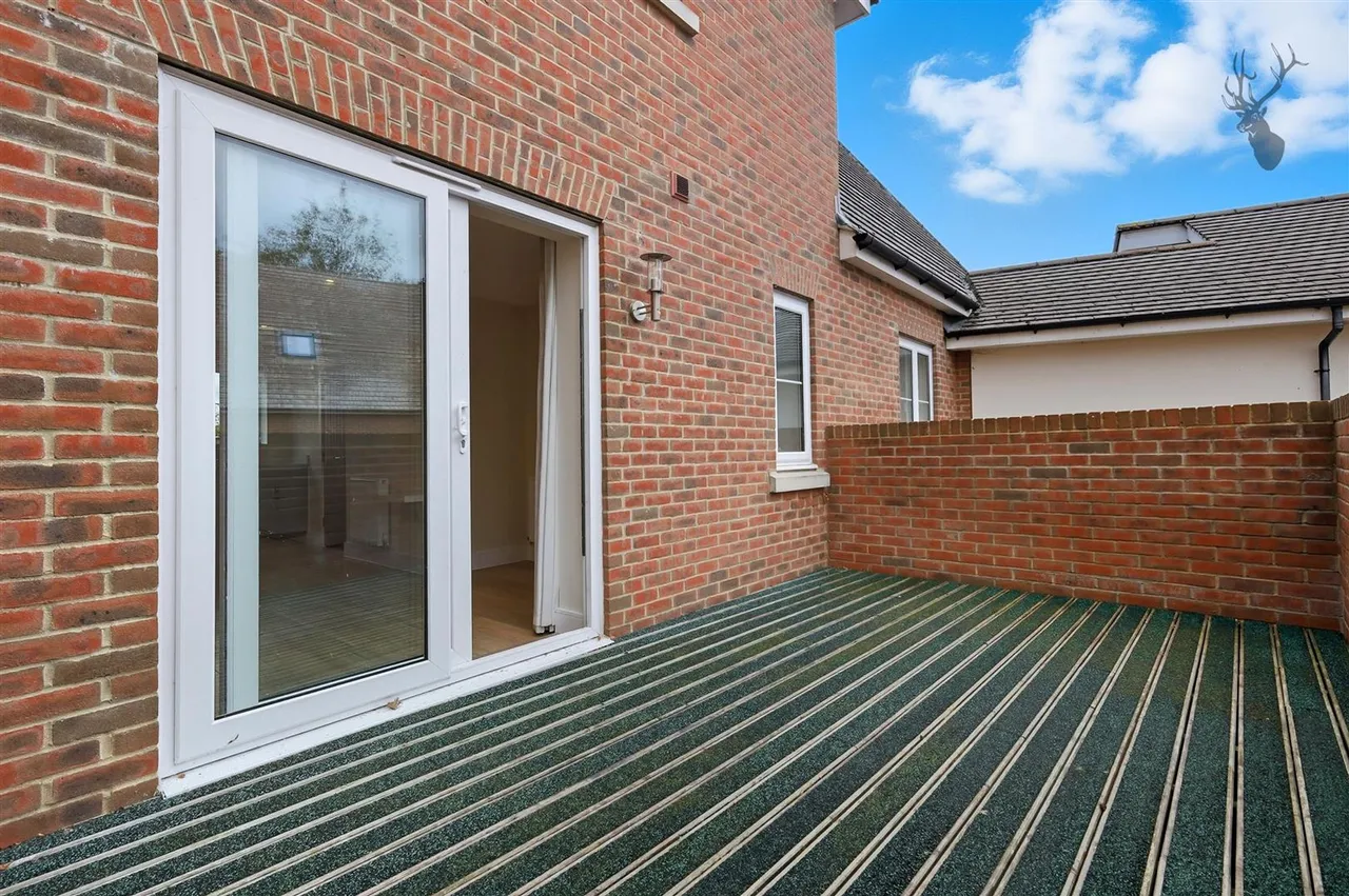 Station Approach, Theydon Bois, CM16, photo 4